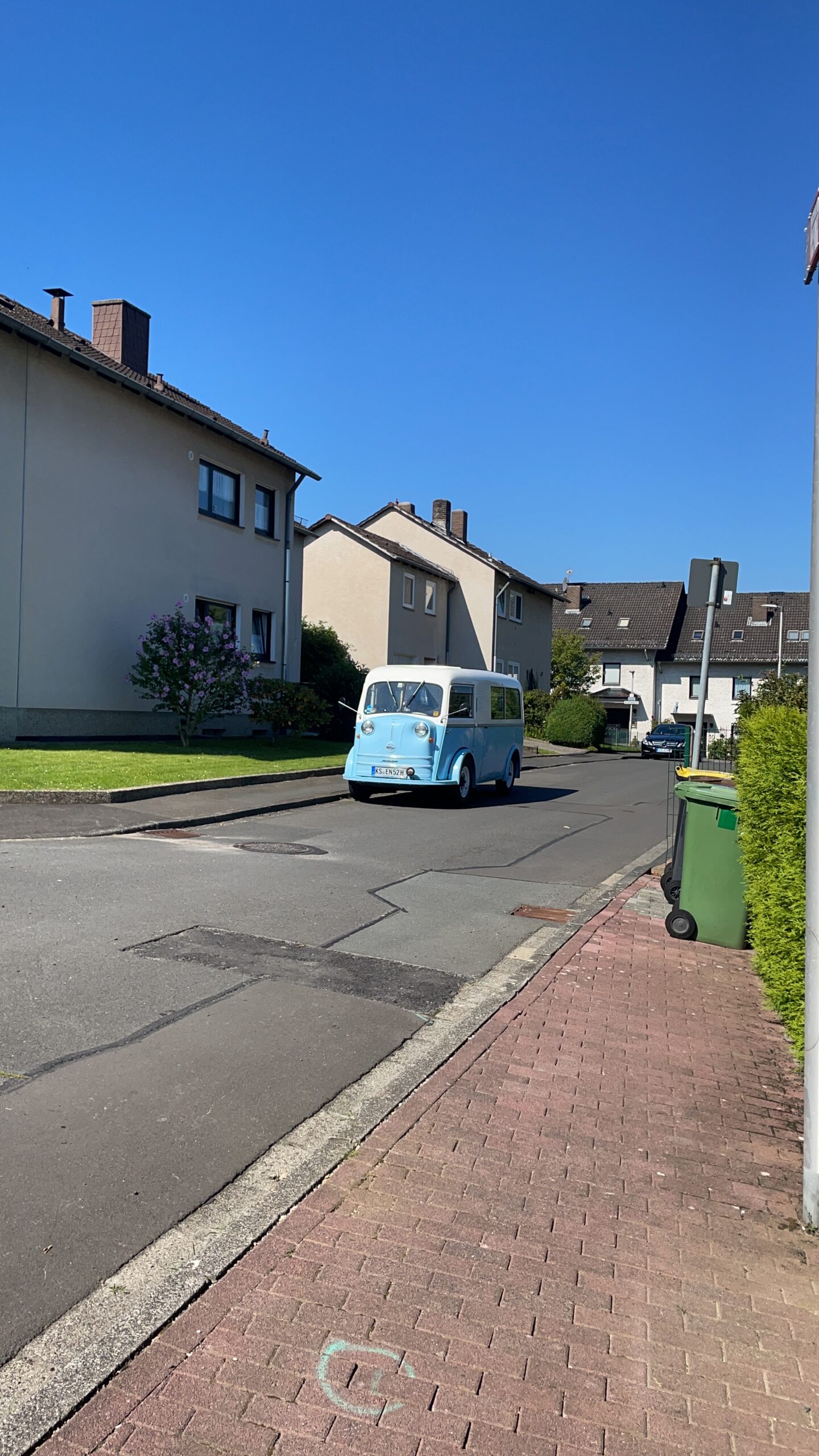 Der hellblau-weiße Tempo Matador heute zu Hause
