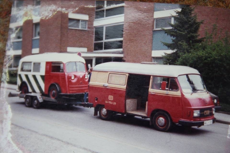 1984: Der Tempo Matador auf dem Anhänger hinter Bernd Fluchts Mercedes L 207